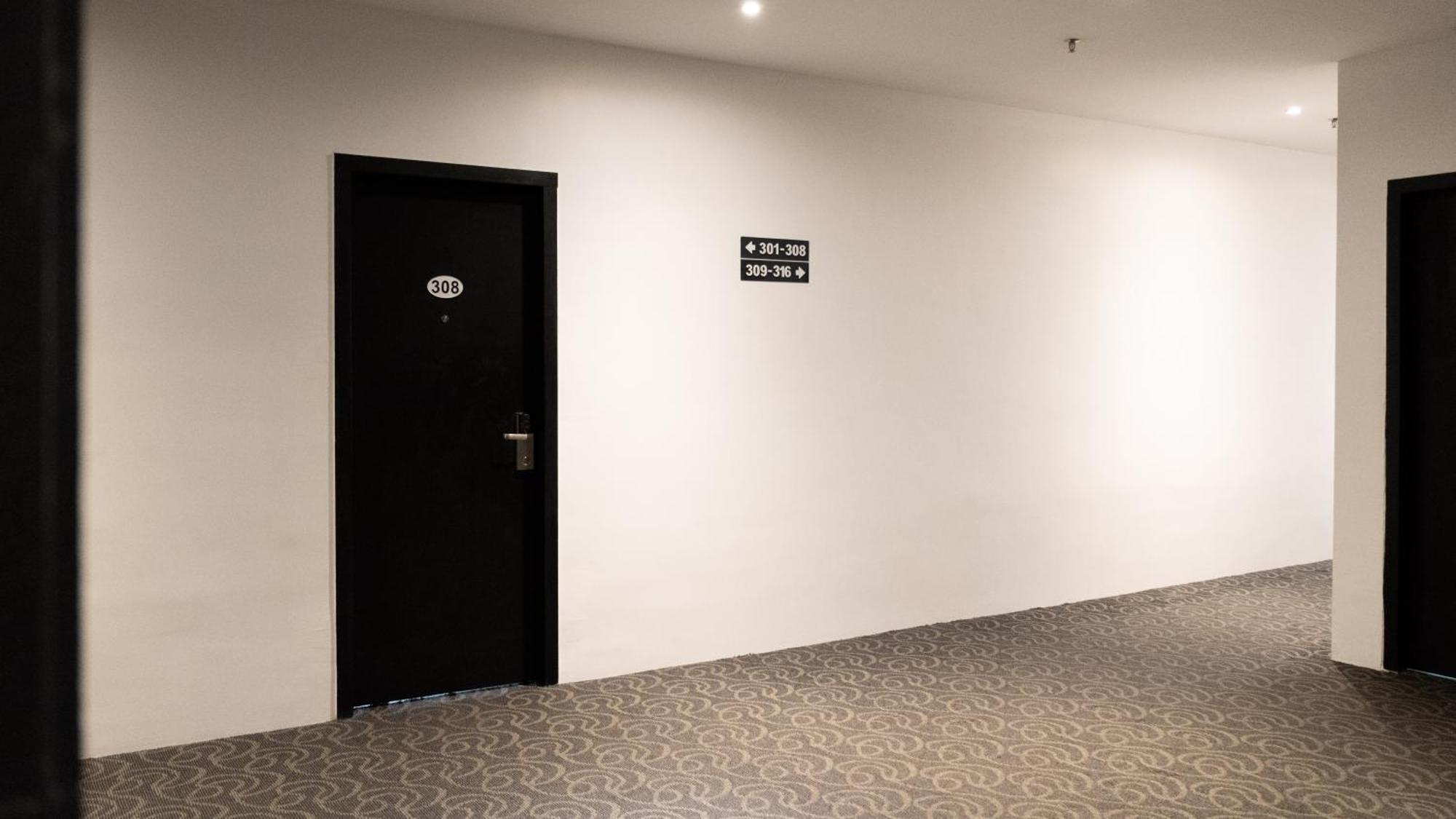 Beverly Hotel Тайпинг Екстериор снимка