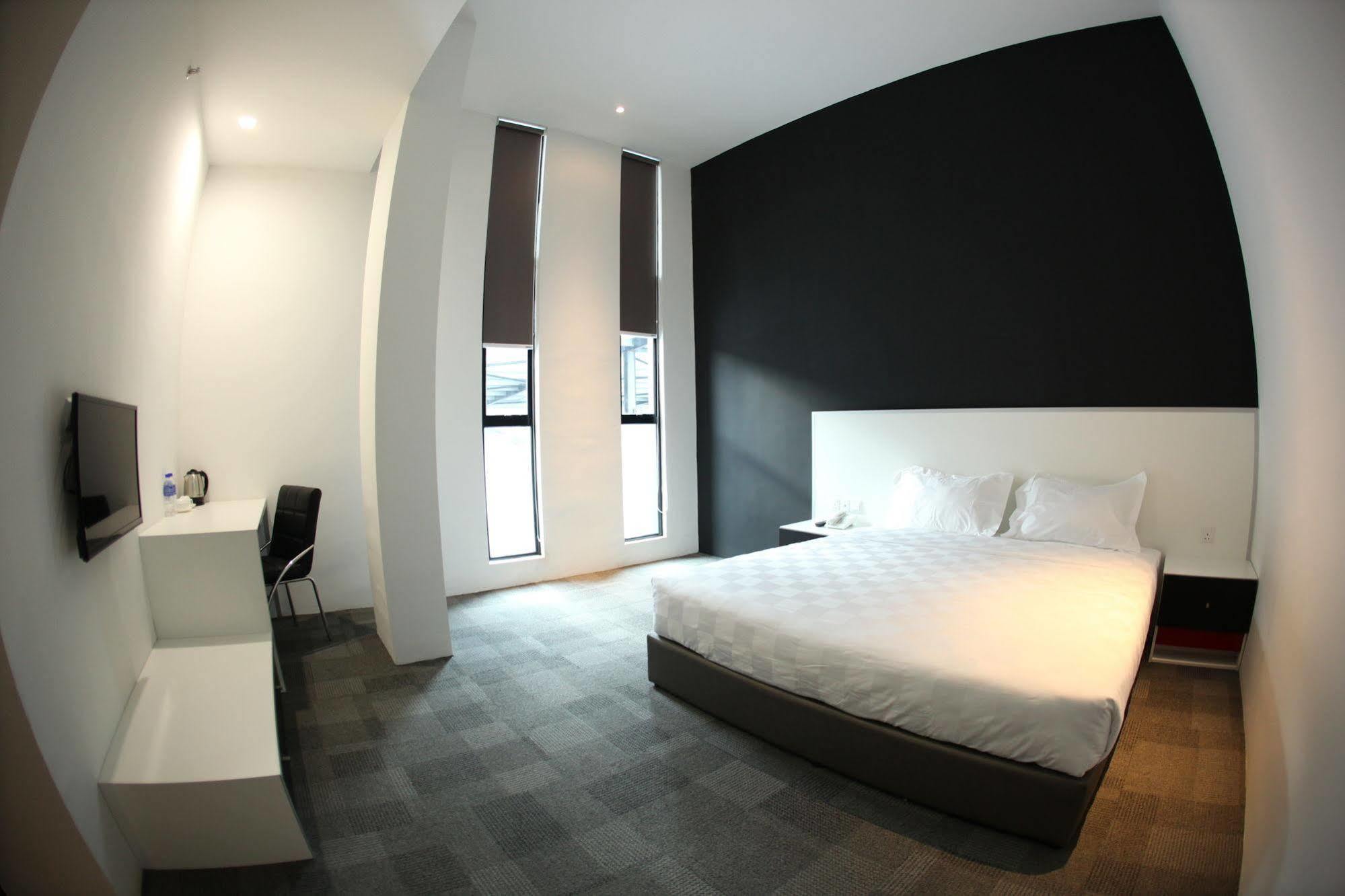 Beverly Hotel Тайпинг Екстериор снимка